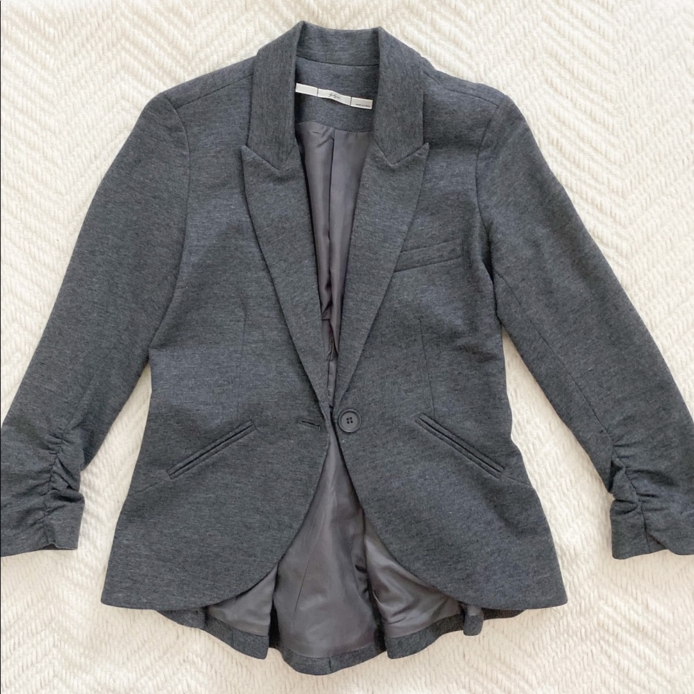 Gibson Feminine Fitted Gray Blazer